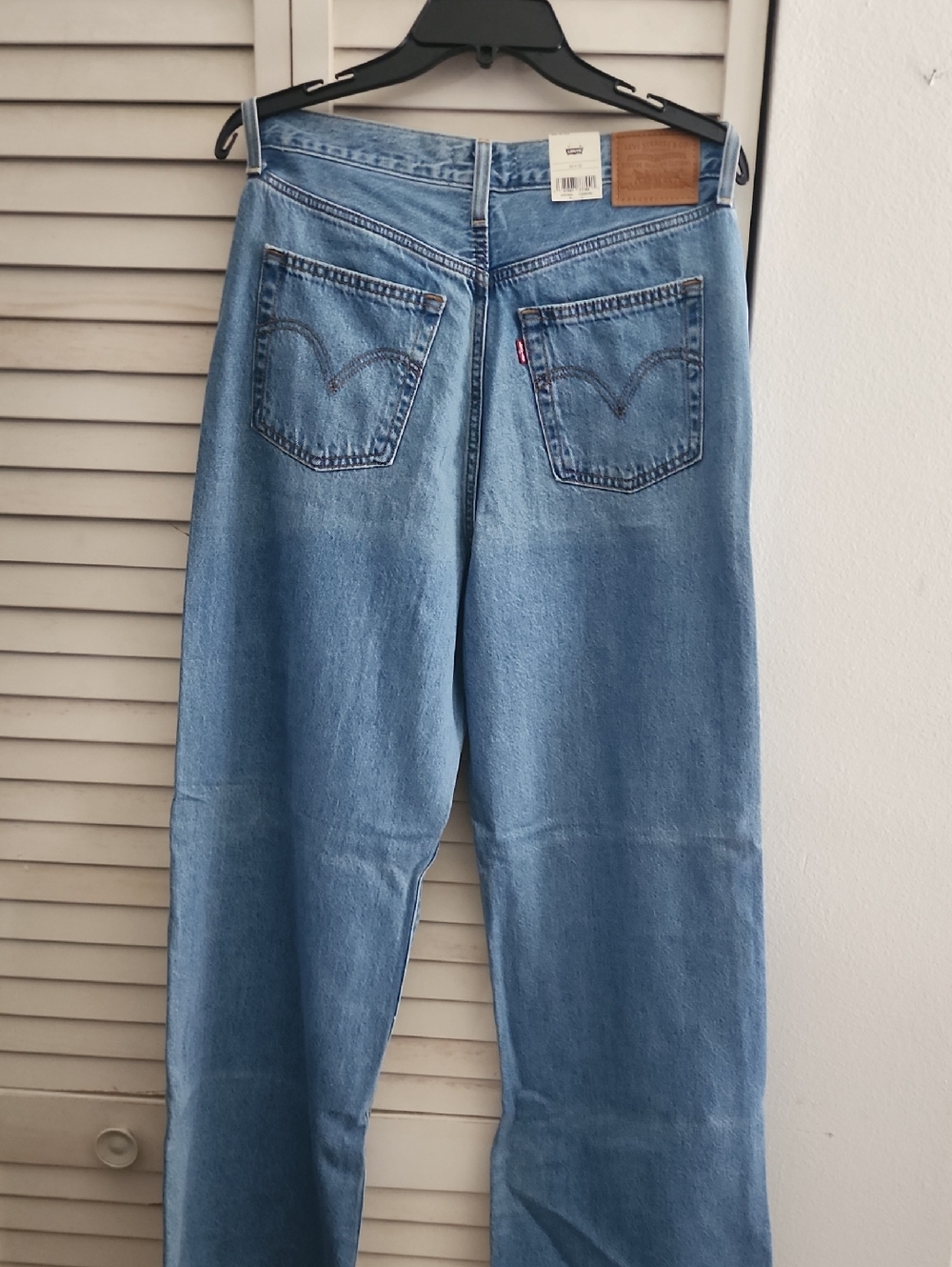 BRAND NEW LEVIS Classic Light Blue RIBCAGE WIDE Leg Jeans IN A SIZE 30 - Picture 8 of 10